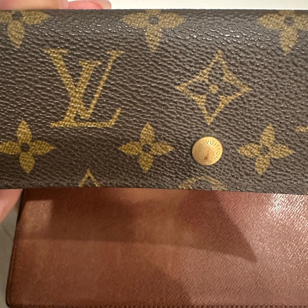 Louis Vuitton Classic Monogram Bi-Fold Wallet - Picture 12 of 12